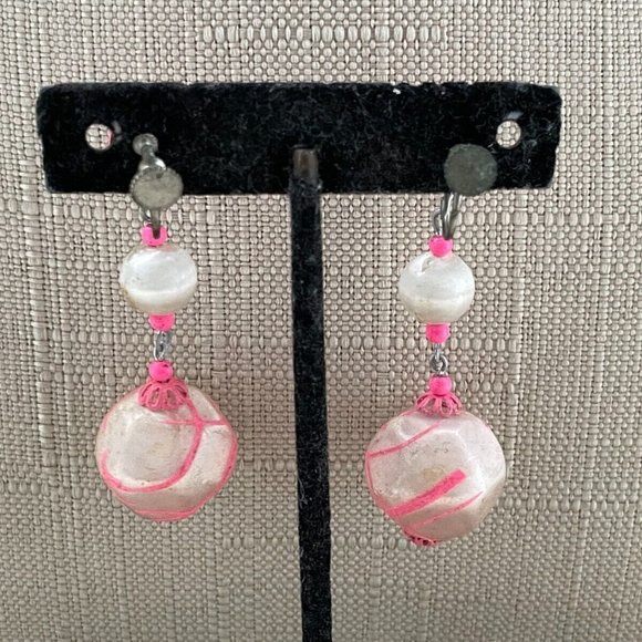 Vintage Earrings Pink/White Tone Ear Jewelry Unbranded Earrings - Picture 9 of 9